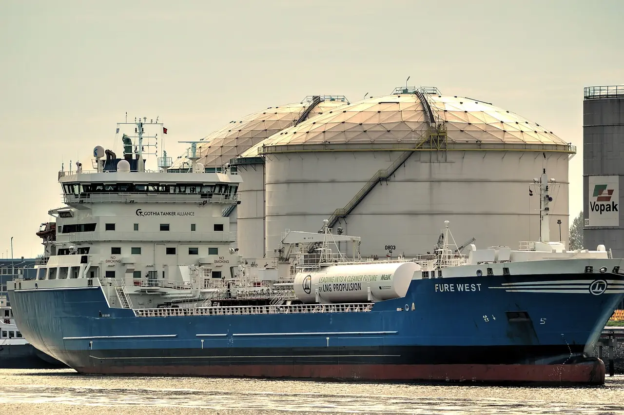 EE. UU. Vuelve a utilizar la Reserva Estratégica de Petróleo mientras el diésel supera los $6
