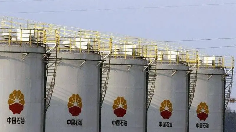 Sinopec prevé que la demanda de petróleo en China caiga un 8.9% en 2026