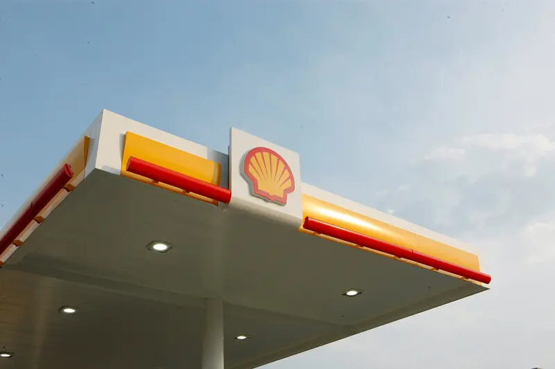 El margen de refinación de Shell se incrementa un 75% a medida que se agotan los suministros de combustible
