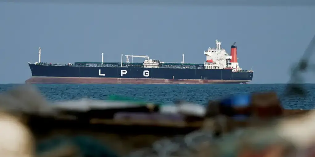 Los precios del petróleo se dirigen a una pérdida semanal a pesar de la escalada de tensiones en Irán.