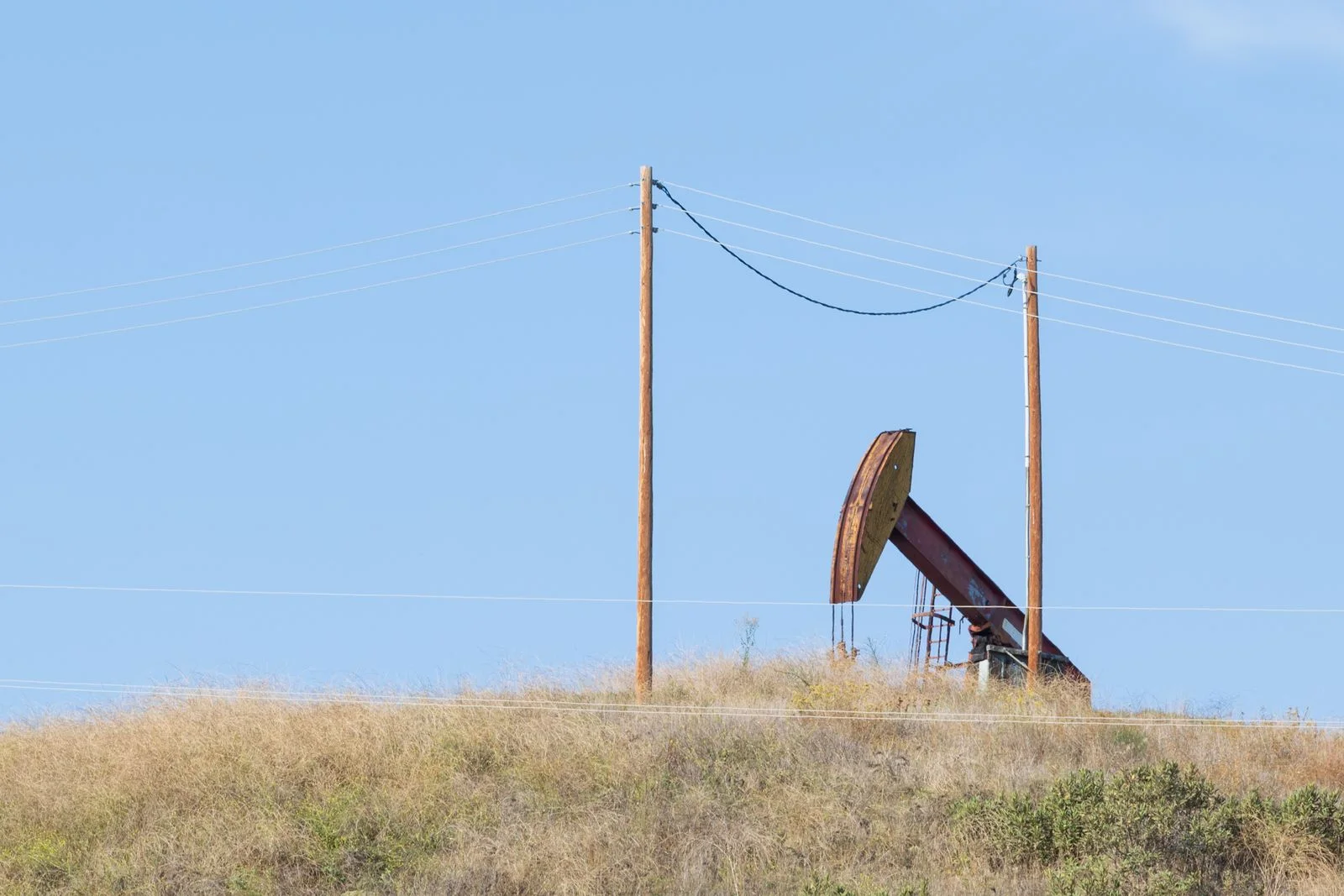 El ministro de Petróleo de Irán renuncia mientras el bloqueo de EE. UU. ahoga las exportaciones de crudo